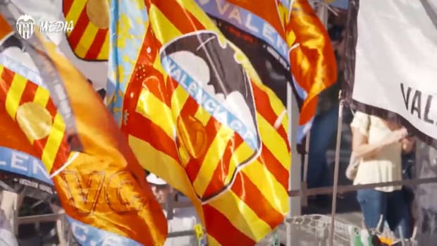 Behind the scenes: Cavani shows up with a brace against Elche